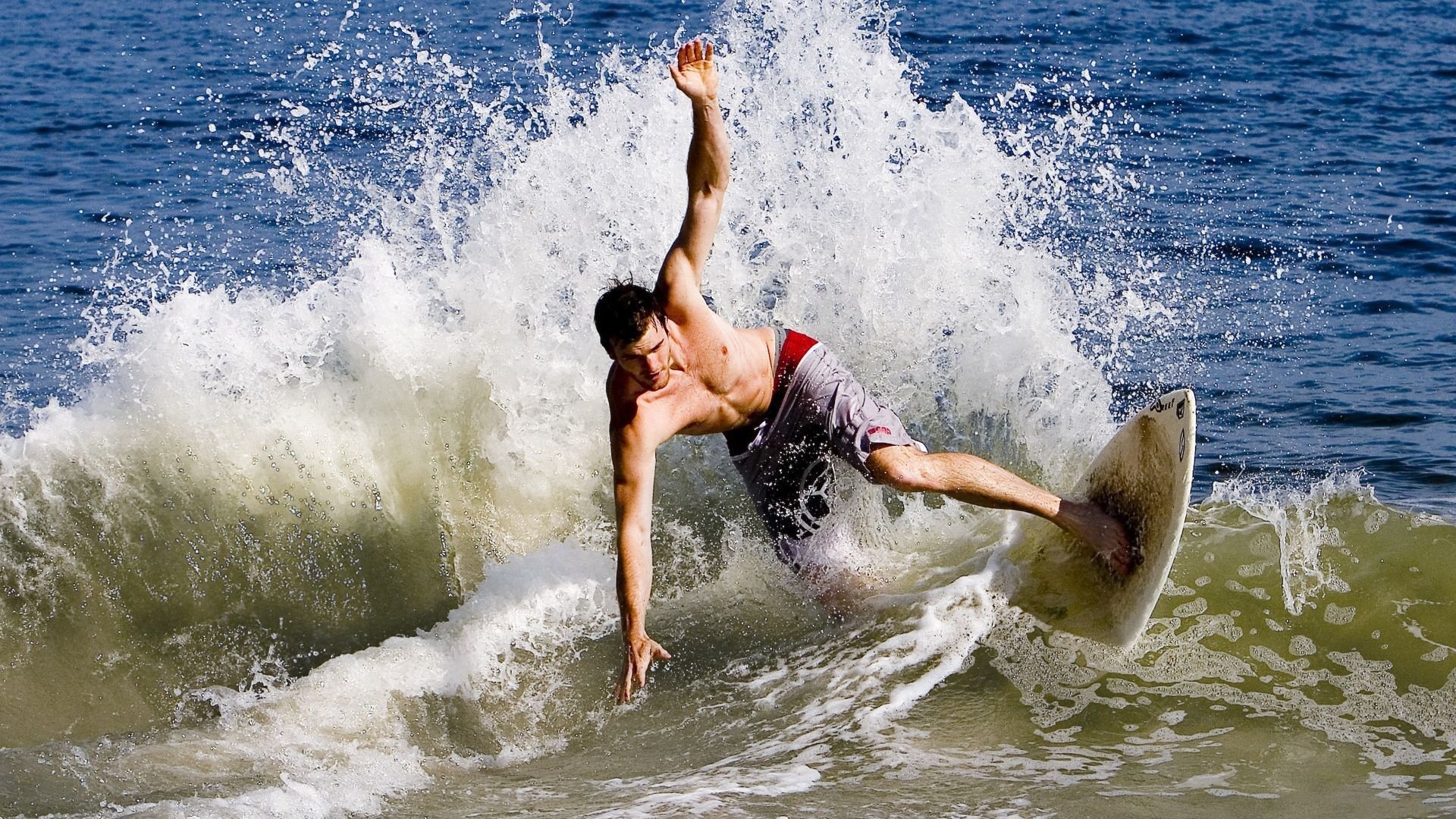 赛场“秀技”满满：突破、华丽助攻、扣篮之一网打尽，突破扣篮111