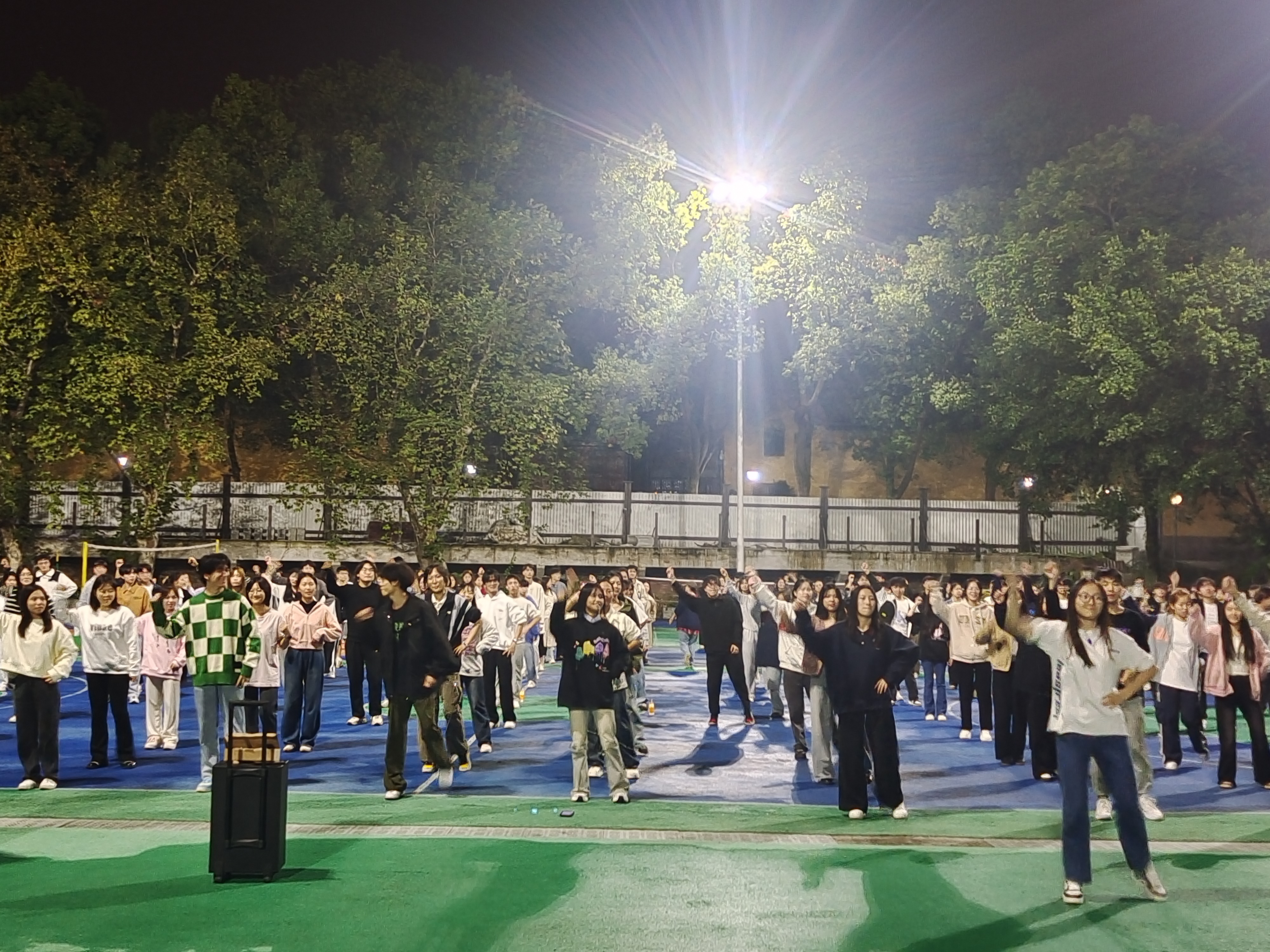 “学生运动会：激发团体精神与个人潜能的舞台！”
