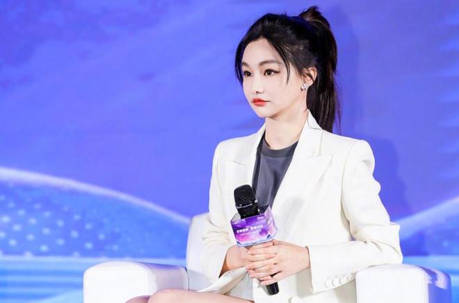 华体会app官网-《电竞版《乘风破浪》？女选手选秀也能火》的简单介绍