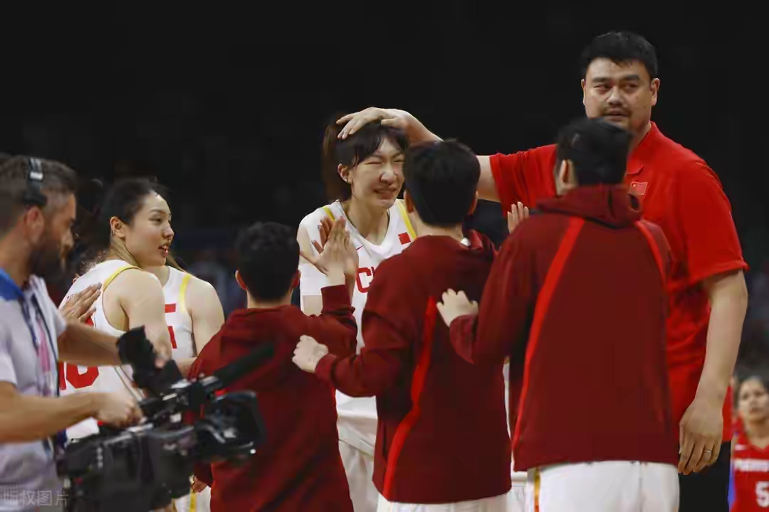 包含中国女篮崛起：世界亚军的背后故事的词条
